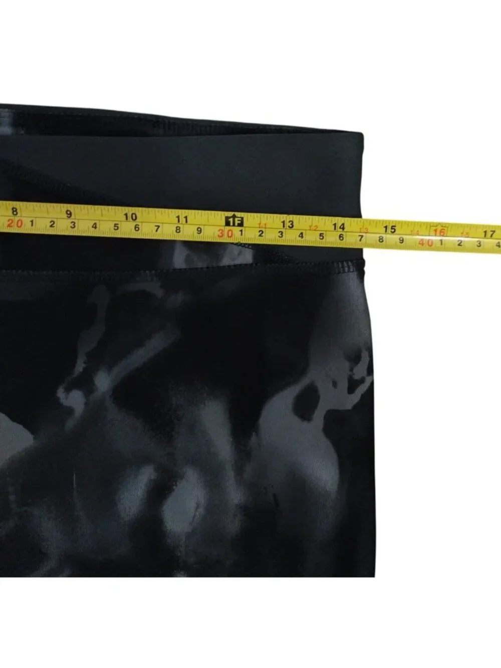 Nike Dri-FIT Womens Cropped Leggings M Black Gray Abstract Print Reflective.